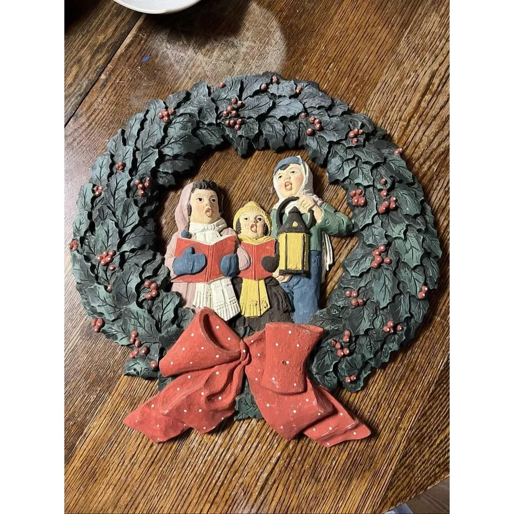 Resin Christmas Carolers Wreath Wall Decor Holiday 12